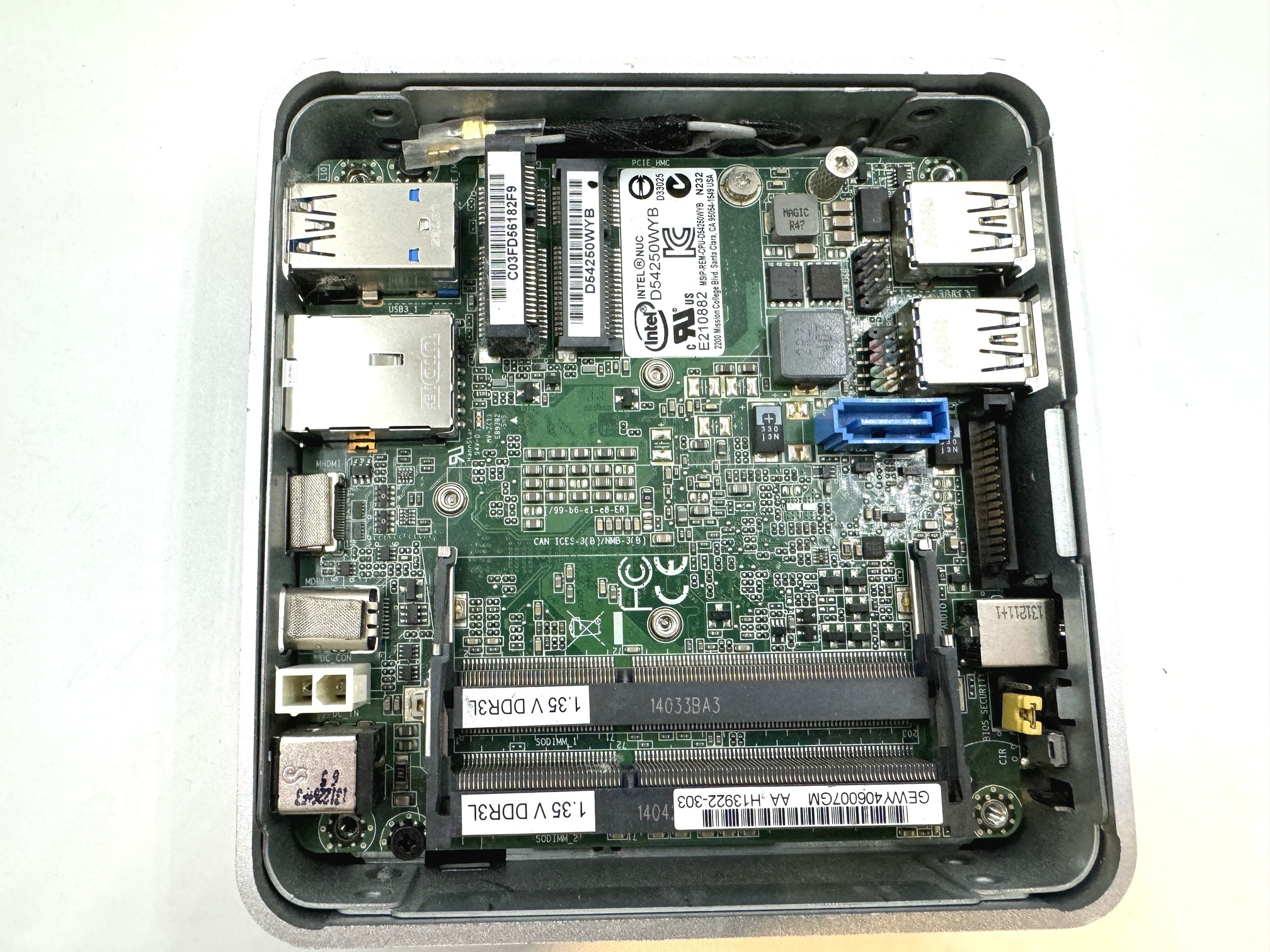 Міні ПК intel d54250wyk, intel Core i5-4250u (2x 1.3-2.6 GHz) — Kompik