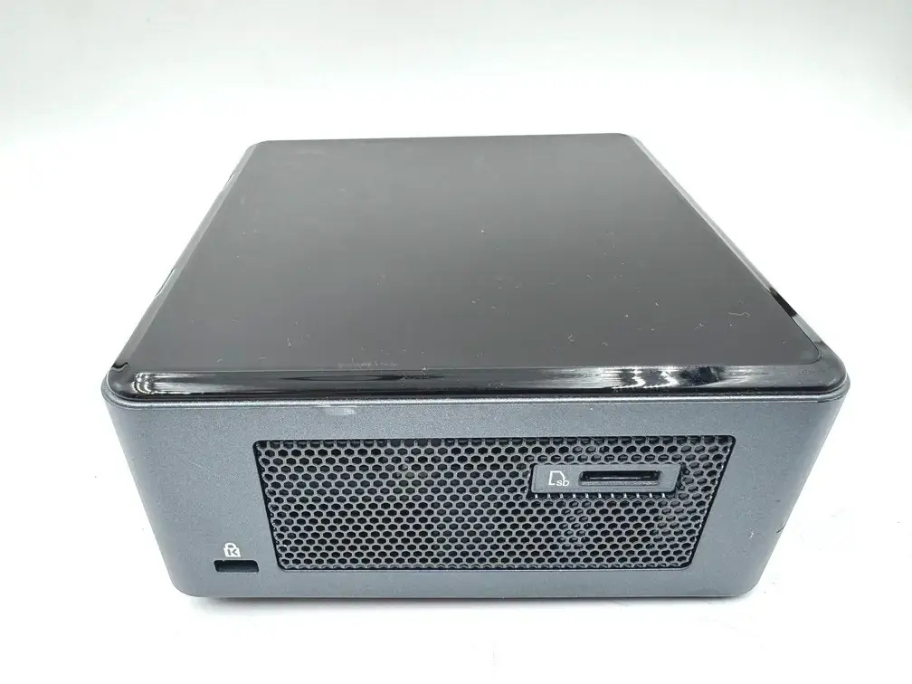 Міні-ПК Intel NUC8 — Kompik