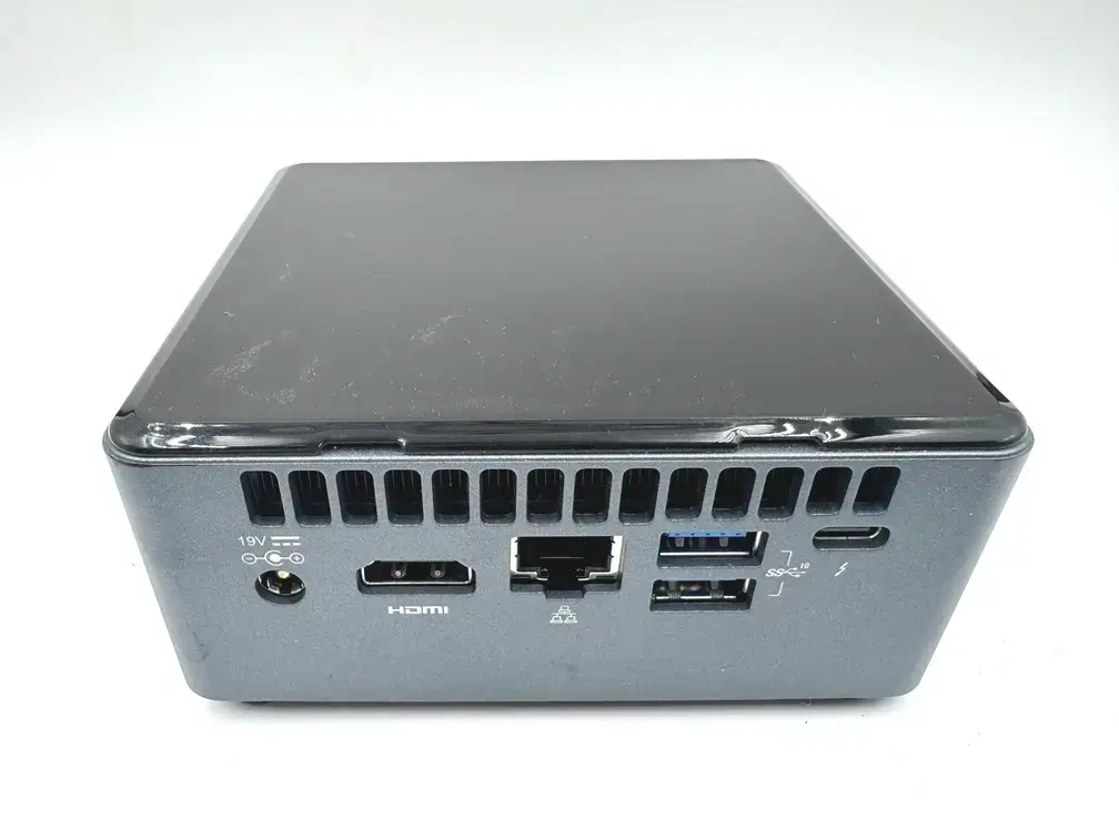 Міні-ПК Intel NUC8 — Kompik